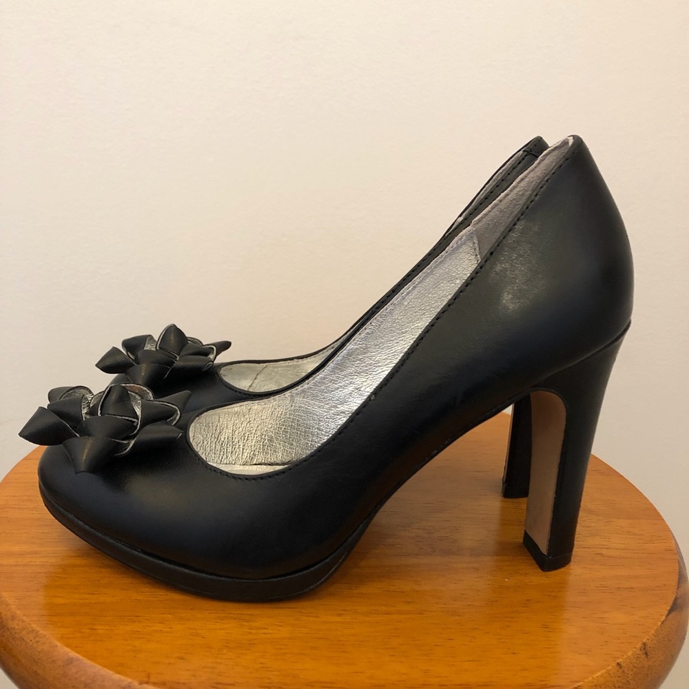 Brand new Anthropologie black leather heels, US 6